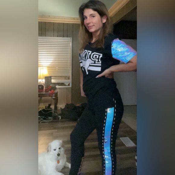 Meet your Posher, Tiara - Picture 2 of 16